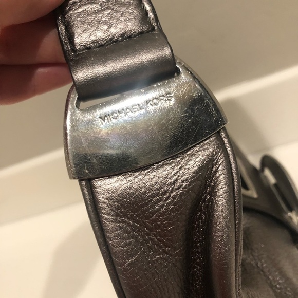 Michael Michael Kors Morgen halfmoon metallic pewter color hobo shoulder Bag,Y2K - Picture 7 of 16